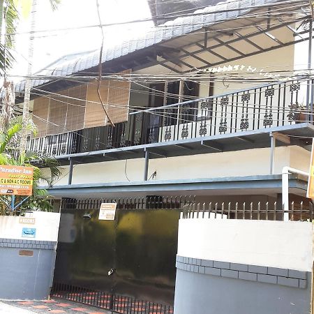 Paradise Inn Guest House Alappuzha Buitenkant foto