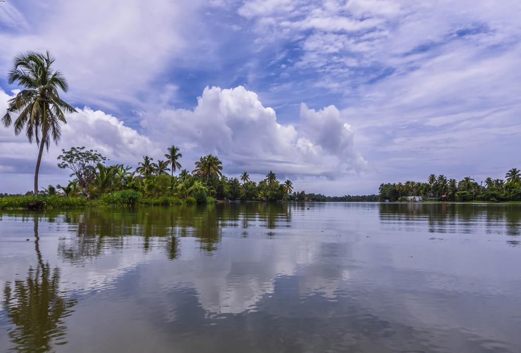 Paradise Inn Guest House Alappuzha Buitenkant foto