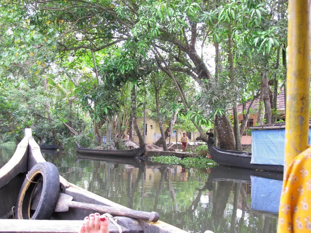 Paradise Inn Guest House Alappuzha Buitenkant foto