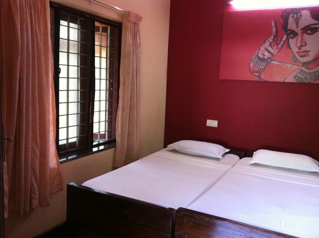 Paradise Inn Guest House Alappuzha Buitenkant foto